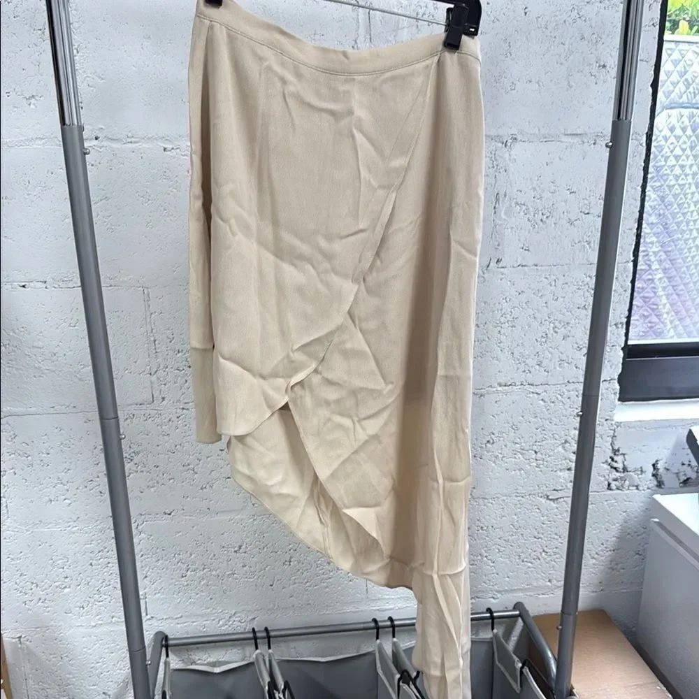 SHILLA - Size Medium Womens - Elegant Cream Skirt - High Low Skirt - NWOT